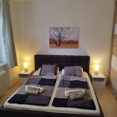 Apartamento Amazing Flat In Old Town With Large Balcony Bratislava Exterior foto