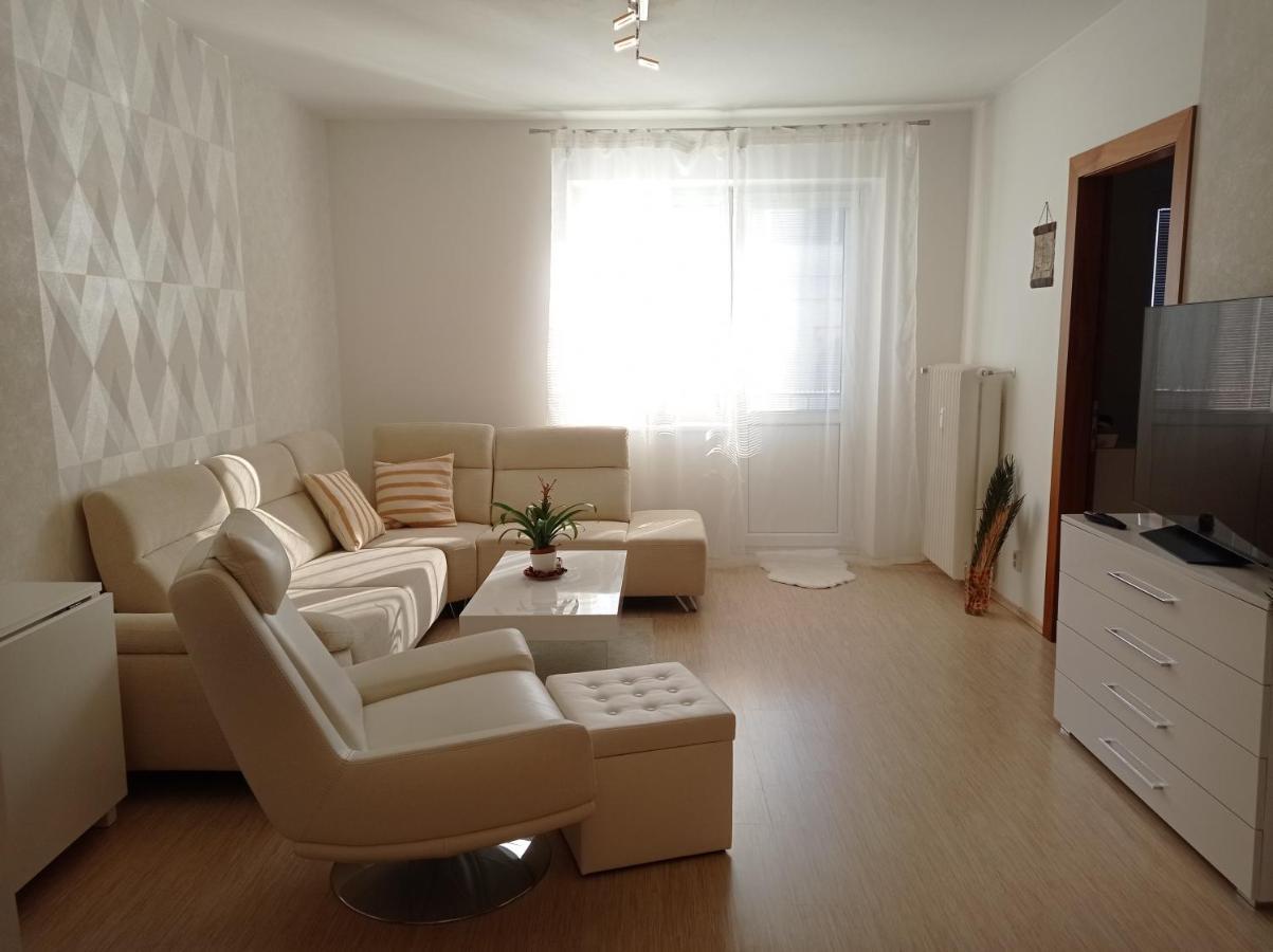 Apartamento Amazing Flat In Old Town With Large Balcony Bratislava Exterior foto