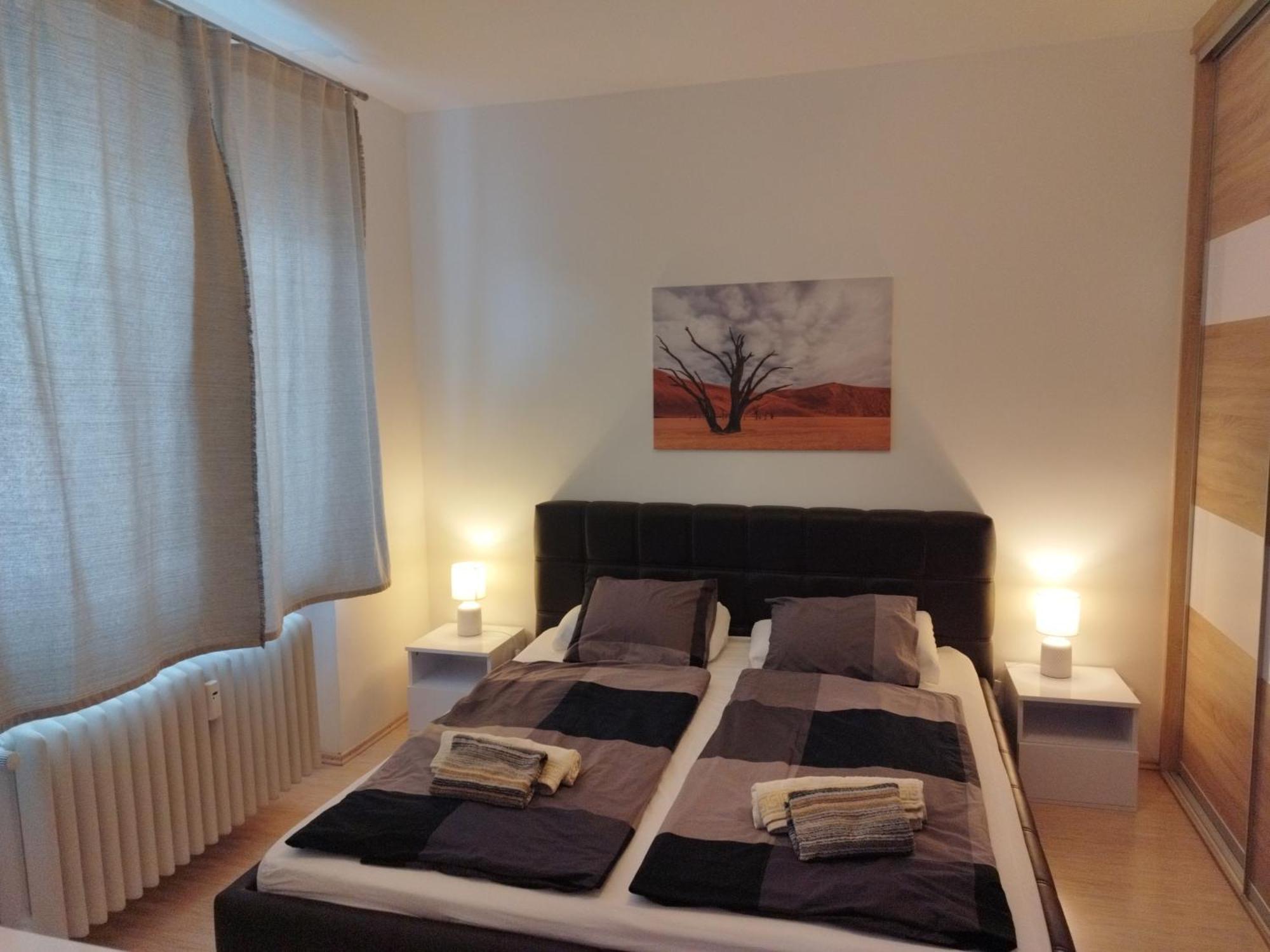 Apartamento Amazing Flat In Old Town With Large Balcony Bratislava Exterior foto